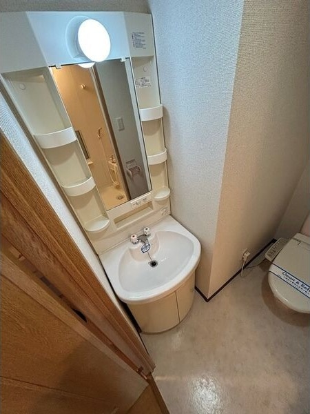  名古屋市営地下鉄東山線/栄駅 徒歩8分 8階 築21年