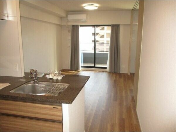  名古屋市営地下鉄鶴舞線/丸の内駅 徒歩2分 8階 築4年