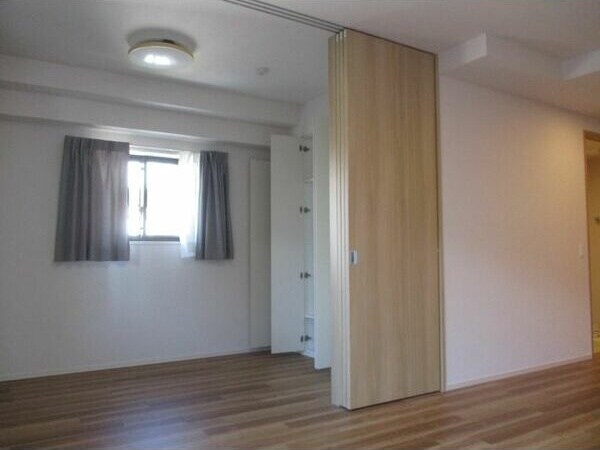  名古屋市営地下鉄鶴舞線/丸の内駅 徒歩2分 8階 築4年