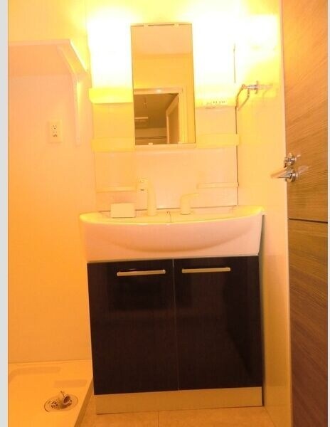  東海道本線/金山駅 徒歩13分 6階 築14年