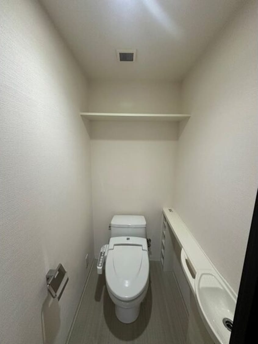  名古屋市営地下鉄東山線/新栄町駅 徒歩6分 8階 築12年