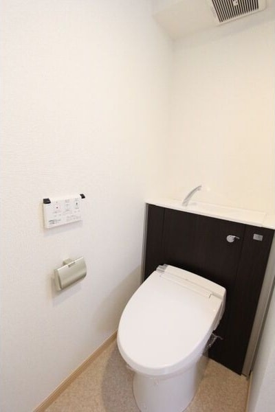  名古屋市営地下鉄桜通線/吹上駅 徒歩8分 1階 築11年