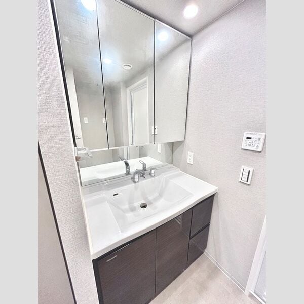  シエリア本郷駅前