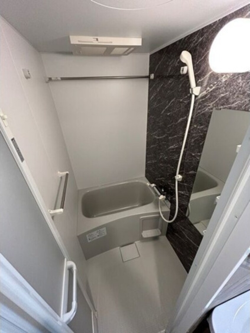 ※写真は同じマンションの違う部屋のものになります。 エス・キュート 丸の内