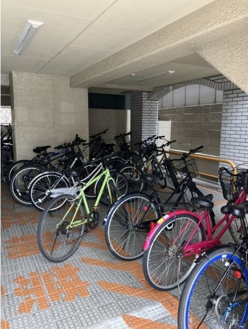  パリーマンション