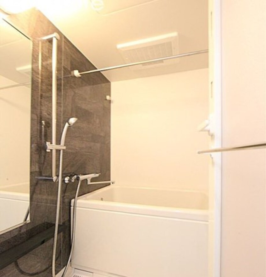 ※写真は同じマンションの違う部屋のものになります。 セイワパレス丸の内駅前