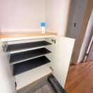 シューズボックス 名古屋市営地下鉄鶴舞線/浅間町駅 徒歩8分 1階 築20年