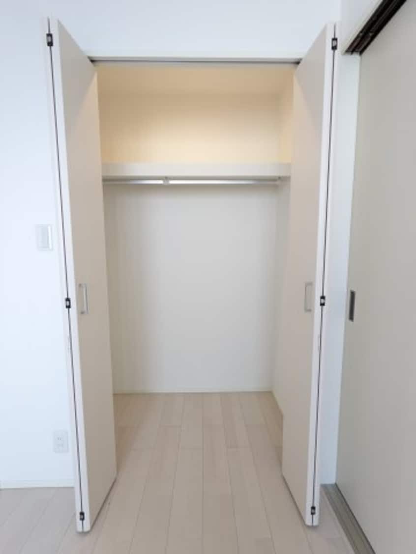 205号室ｳｫｰｸｲﾝｸﾛｰｾﾞｯﾄ ハーモニーテラス長田町