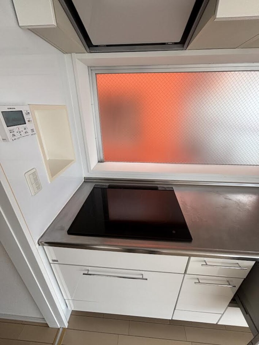 ※写真は同じマンションの違う部屋のものになります。 エスティメゾン葵