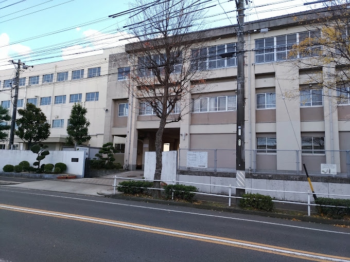 名古屋市立千鳥丘中学校(中学校/中等教育学校)まで1306m 第二福谷ビル