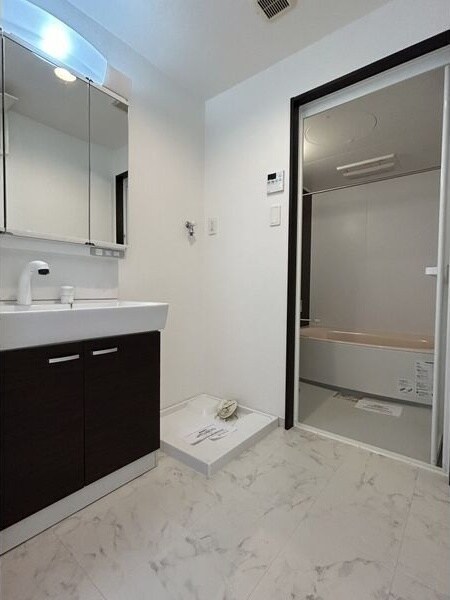  名古屋市営地下鉄東山線/新栄町駅 徒歩9分 9階 築9年