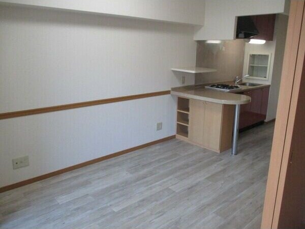 ※写真は同じマンションの違う部屋のものになります。 名古屋市営地下鉄名城線/矢場町駅 徒歩10分 2階 築25年