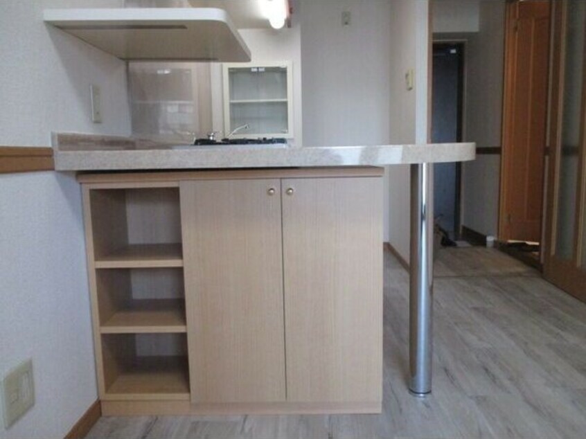 ※写真は同じマンションの違う部屋のものになります。 名古屋市営地下鉄名城線/矢場町駅 徒歩10分 2階 築25年