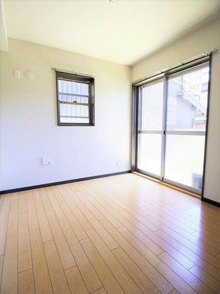  名古屋臨海高速鉄道<あおなみ線>/中島駅 徒歩32分 1階 築15年