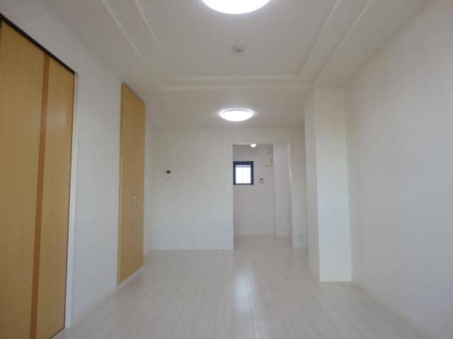 リビング サンシャインスクエア