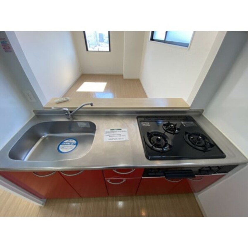 ※写真は同じマンションの違う部屋のものになります。 名古屋市営地下鉄鶴舞線/浄心駅 徒歩2分 8階 築13年