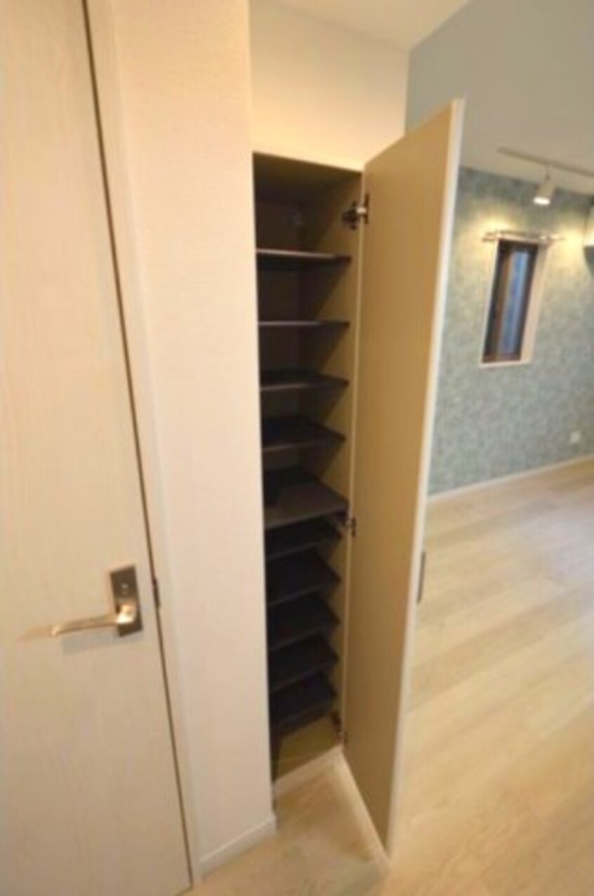  名古屋市営地下鉄鶴舞線/大須観音駅 徒歩8分 1階 築7年