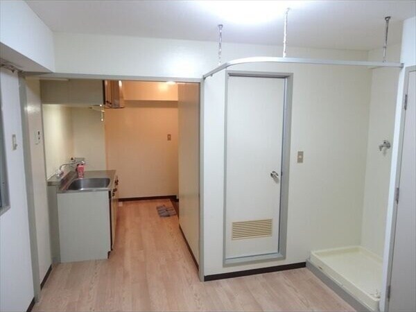  名古屋市営地下鉄東山線/栄駅 徒歩12分 2階 築43年