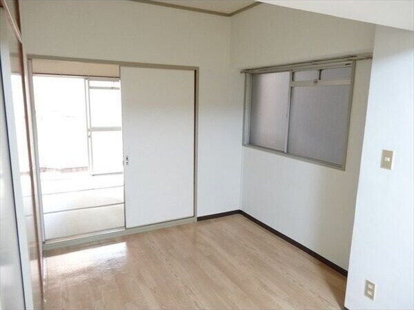  名古屋市営地下鉄東山線/栄駅 徒歩12分 2階 築43年