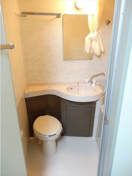  名古屋市営地下鉄東山線/栄駅 徒歩12分 2階 築43年