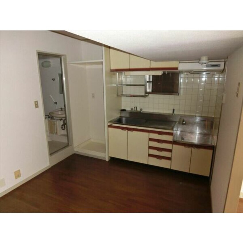  名古屋市営地下鉄東山線/栄駅 徒歩8分 2階 築41年