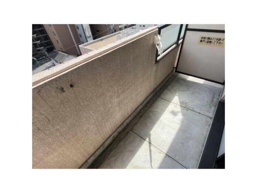 ※写真は同じマンションの違う部屋のものになります。 名古屋市営地下鉄名城線/上前津駅 徒歩6分 8階 築33年