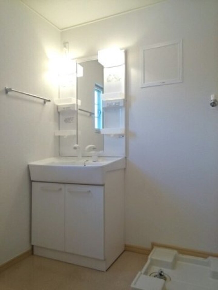 忙しい朝には欠かせない洗面所です ボンジュルネ