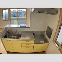 室内写真は別部屋の写真です。