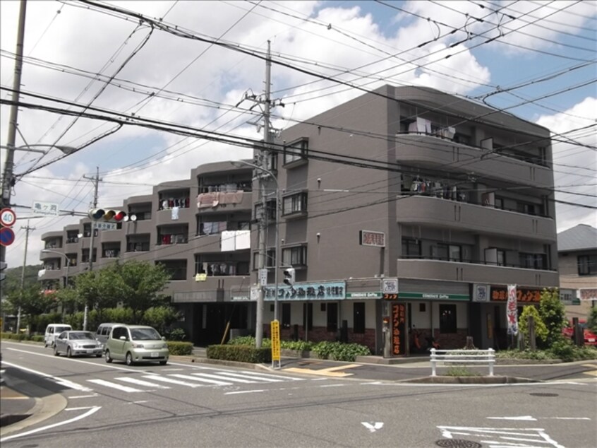 エントランスもオシャレなマンションです☆ グランドメゾン徳重