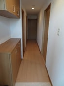 落ち着いた玄関です 名古屋市営地下鉄鶴舞線/塩釜口駅 徒歩20分 3階 築22年