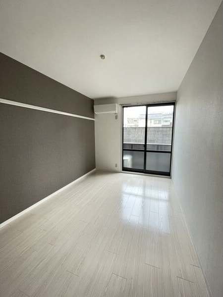  ヤングパレスB棟