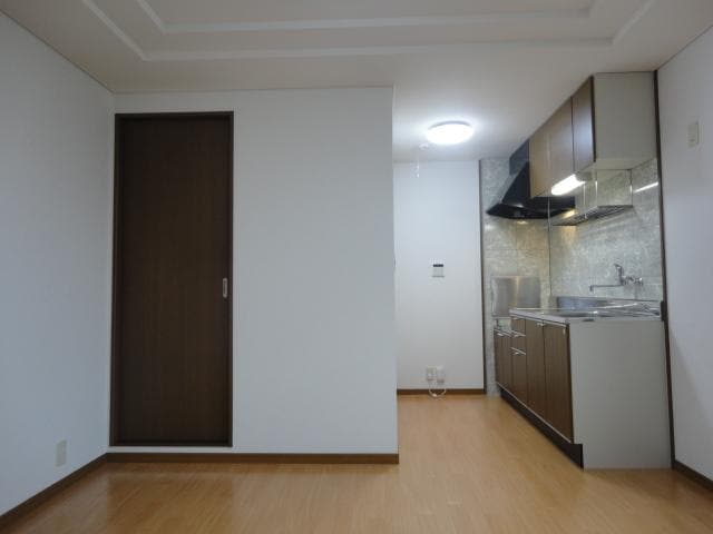 リビング コーポナカネ