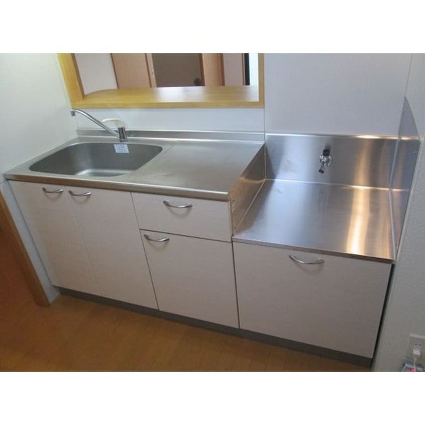 室内写真は別部屋の写真です。 東海道本線/共和駅 徒歩15分 1階 築16年