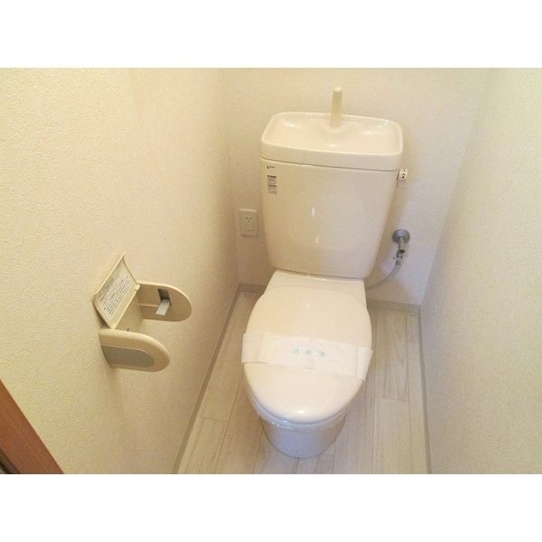 室内写真は別部屋の写真です。 東海道本線/共和駅 徒歩15分 1階 築16年