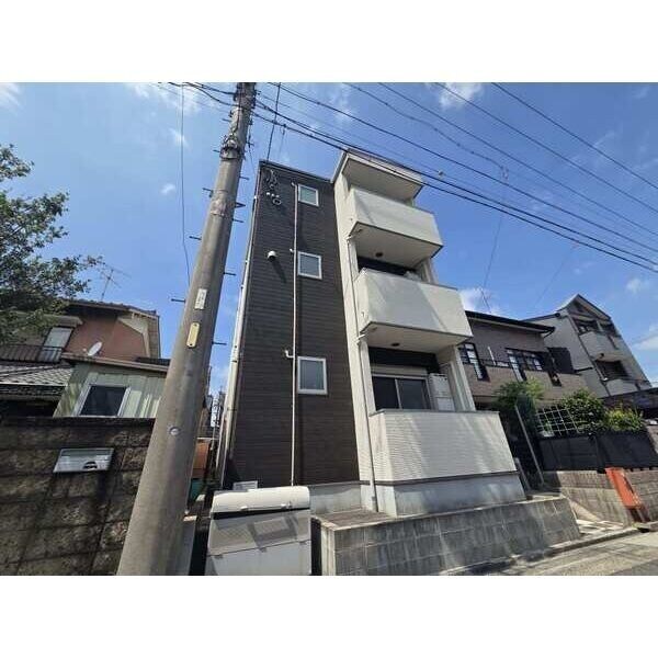  名古屋市営地下鉄名港線/東海通駅 徒歩8分 1階 築8年