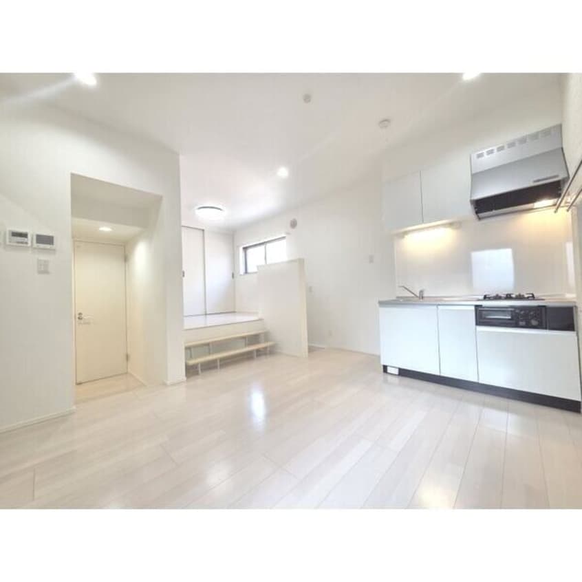  名古屋市営地下鉄名港線/東海通駅 徒歩8分 1階 築8年