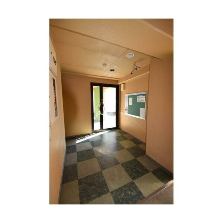  名古屋市営地下鉄名港線/港区役所駅 徒歩3分 1階 築25年