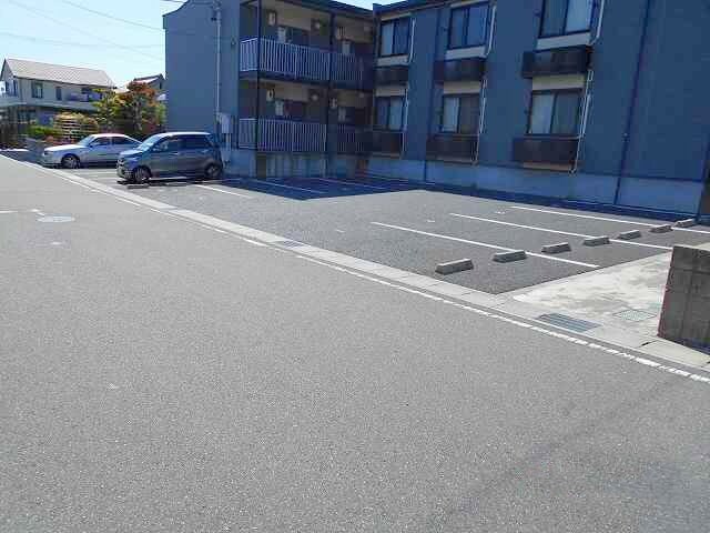  レオパレス緑が丘