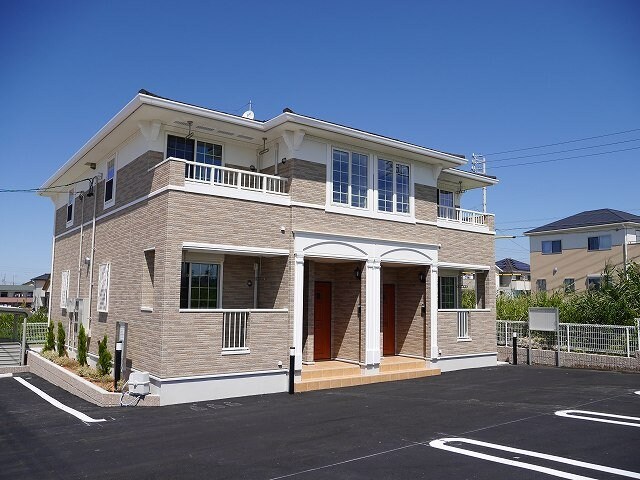 落ち着いた雰囲気の外観です イリーデ・カーサ