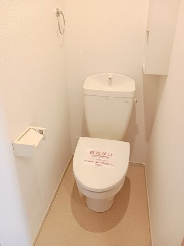 コンパクトで使いやすいトイレです イリーデ・カーサ