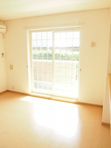 おしゃれなリビングです 名鉄常滑線・空港線/常滑駅 徒歩35分 1階 築17年