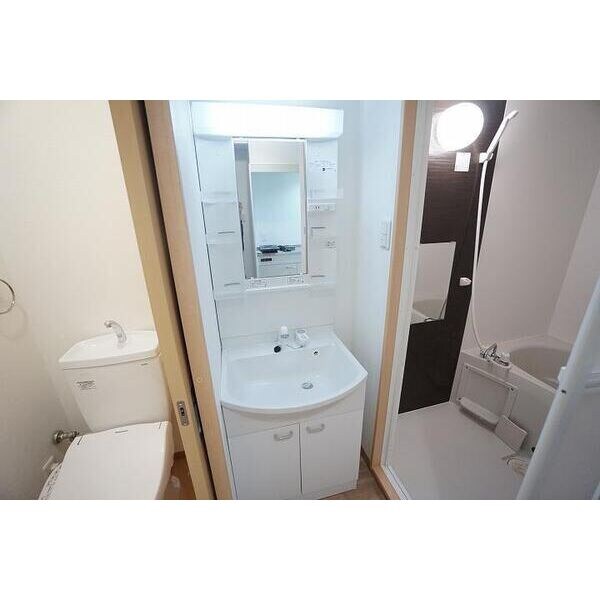  名古屋市営地下鉄名港線/築地口駅 徒歩4分 1階 築6年