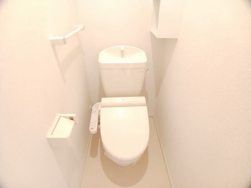 落ち着いた色調のトイレです アクティー平針