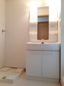 コンパクトで使いやすい洗面所 サンレミ