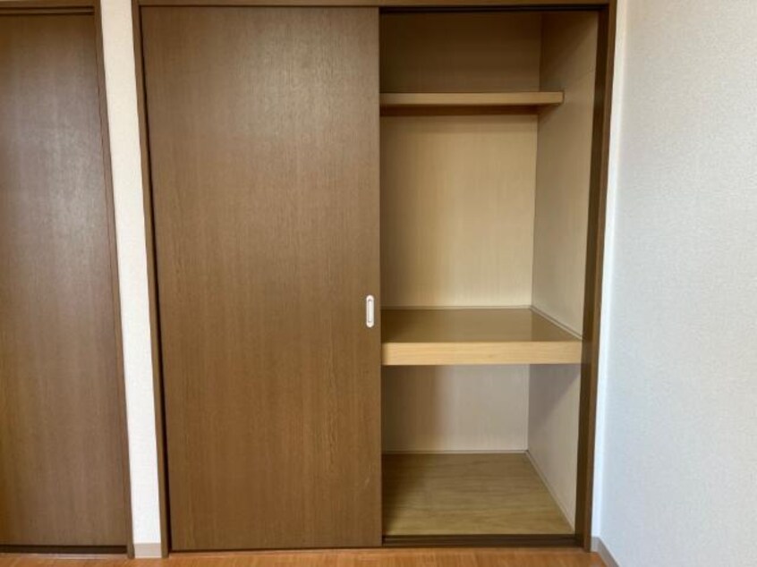 収納 エトワール若草