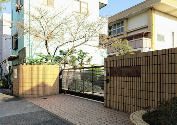 名古屋市立米野小学校(小学校)まで611m 東海道本線/名古屋駅 徒歩6分 8階 築4年