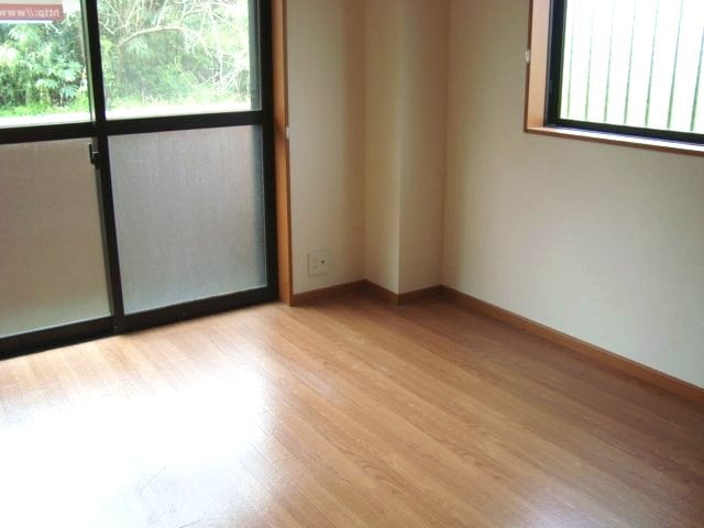 洋室 ラ・エレガンス77