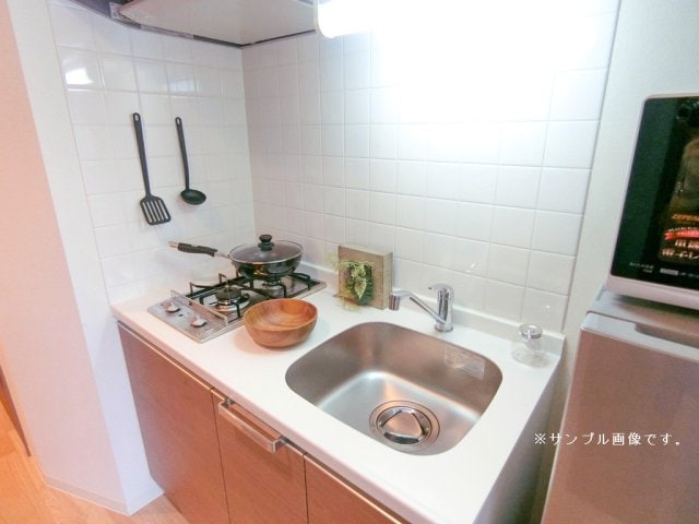  プレサンス丸の内アデル