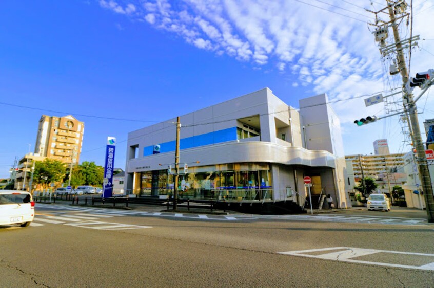 碧海信用金庫豊明支店(銀行)まで589m 名鉄名古屋本線/前後駅 徒歩10分 2階 築31年