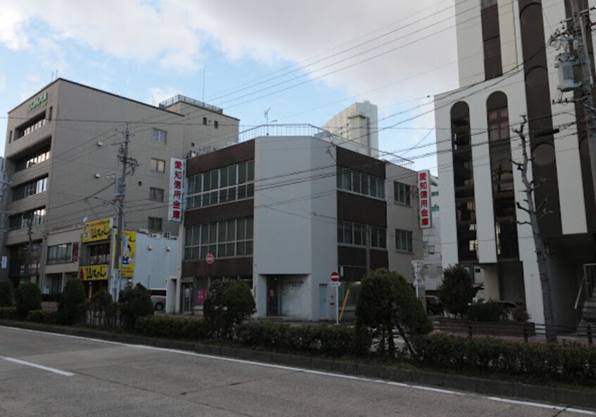 愛知信用金庫金山支店(銀行)まで94m 名鉄名古屋本線/金山駅 徒歩3分 9階 築30年